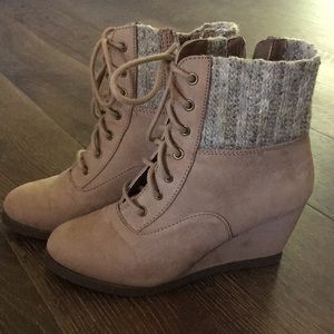 So Brand Wedge Booties